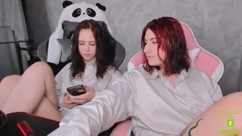 Snapshot of you_lika chatting on November 2025 07:56:02 PM Lika online show from November 2025 07:56:02 PM