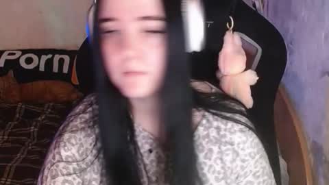 your_8a8y online show from November 2025 06:57:02 AM