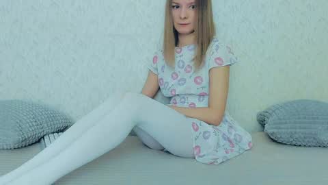 Snapshot of your_caramelka chatting on January 2025 04:50:01 AM Lily online show from January 2025 04:50:01 AM