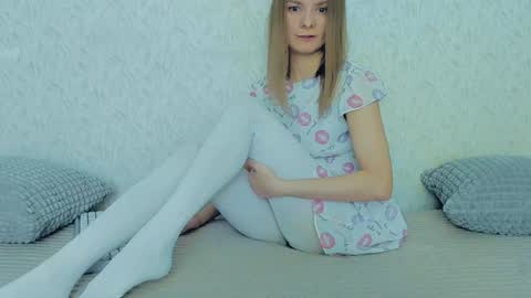 Snapshot of your_caramelka chatting on January 2025 09:46:01 AM Lily online show from January 2025 09:46:01 AM