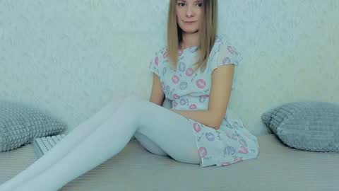 Snapshot of your_caramelka chatting on January 2025 12:38:01 PM Lily online show from January 2025 12:38:01 PM