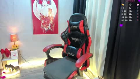 Snapshot of your_dreamasian chatting on December 2024 04:04:01 PM YourSeductiveWife online show from December 2024 04:04:01 PM