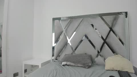 Snapshot of your_lady_milf chatting on February 2025 02:45:01 PM your_lady_milf online show from February 2025 02:45:01 PM