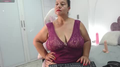 Snapshot of your_lady_milf chatting on February 2025 04:14:02 PM your_lady_milf online show from February 2025 04:14:02 PM