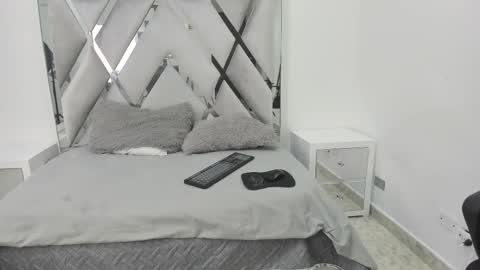 Snapshot of your_lady_milf chatting on February 2025 12:24:01 PM your_lady_milf online show from February 2025 12:24:01 PM