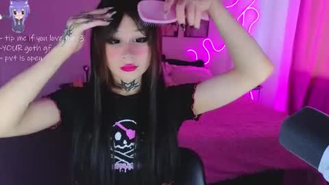 Snapshot of your_little_eva chatting on February 2026 12:01:02 PM Eva online show from February 2026 12:01:02 PM