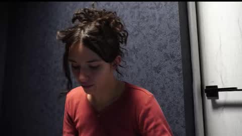 Snapshot of your_little_flexible_girl chatting on October 2025 08:33:02 PM Meri online show from October 2025 08:33:02 PM