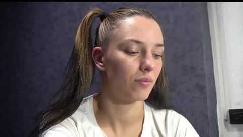 Snapshot of your_little_flexible_girl chatting on December 2025 09:24:02 PM Meri online show from December 2025 09:24:02 PM