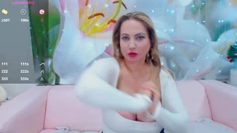 Snapshot of your_milf_lilly chatting on January 2025 10:43:01 AM Lilly online show from January 2025 10:43:01 AM