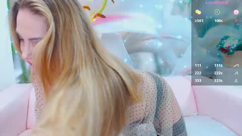 Snapshot of your_milf_lilly chatting on January 2025 07:03:01 AM Lilly online show from January 2025 07:03:01 AM