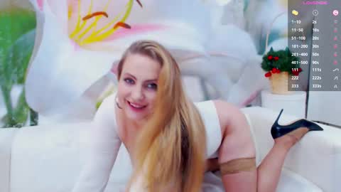 Snapshot of your_milf_lilly chatting on October 2025 06:10:02 AM Lilly online show from October 2025 06:10:02 AM