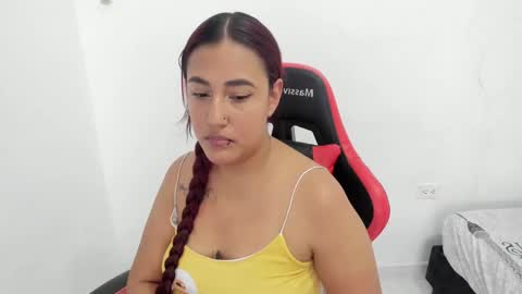 Snapshot of your_naughty_girl_x chatting on February 2025 06:06:01 AM EMILY independent model online show from February 2025 06:06:01 AM