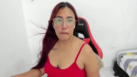 Snapshot of your_naughty_girl_x chatting on March 2025 05:05:02 AM EMILY independent model online show from March 2025 05:05:02 AM