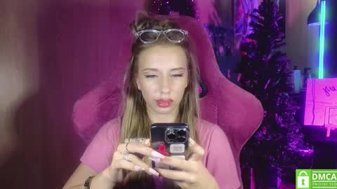 Alice  online show from December 2024 01:38:02 PM