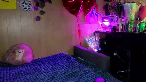 Alice  online show from September 2025 12:59:01 AM