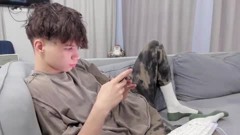 your_shy_guy online show from February 2025 01:30:01 PM