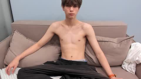 your_shy_guy online show from September 2025 07:47:01 PM