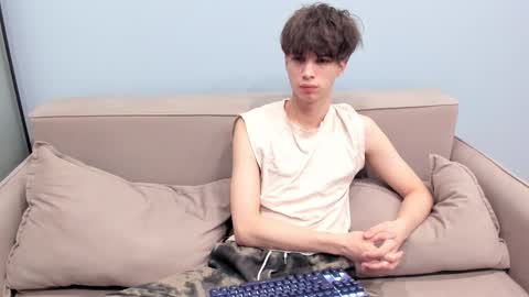 your_shy_guy online show from February 2026 07:10:02 PM