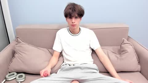 your_shy_guy online show from February 2026 07:32:02 AM