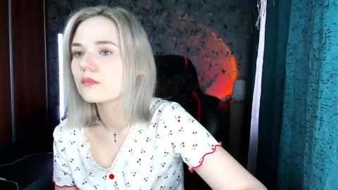 Snapshot of your_small_bunny chatting on May 2026 02:08:02 AM Molly online show from May 2026 02:08:02 AM