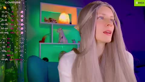 Snapshot of your_spring chatting on October 2025 12:45:01 AM your_spring online show from October 2025 12:45:01 AM