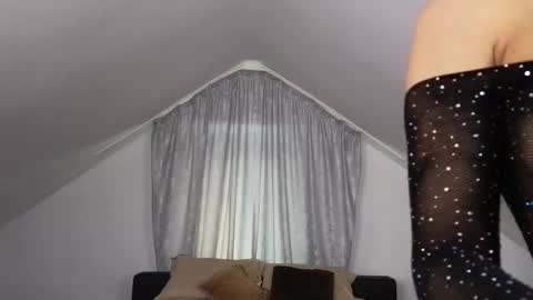 TenderSin online show from November 2025 05:32:02 AM