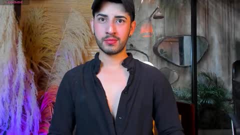 YOURBOYNEXTDOOR online show from January 2026 07:19:02 PM