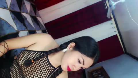 yourdream_gurl online show from February 2025 11:52:01 AM