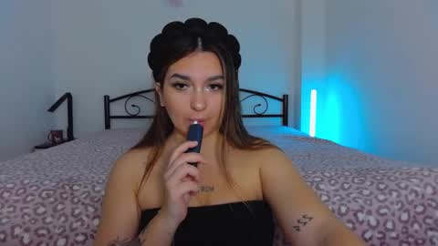 Emily  online show from October 2025 07:20:01 AM