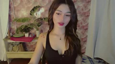 Snapshot of yourfavoratesunshine chatting on May 2026 10:56:01 AM Sunshine online show from May 2026 10:56:01 AM