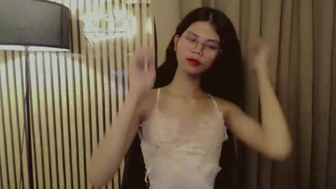 Vivian online show from October 2025 02:59:01 AM