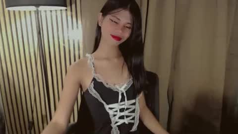 Vivian online show from November 2025 12:54:02 AM