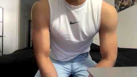 yourguuy21 online show from November 2025 02:21:01 AM