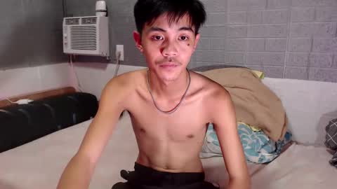 Snapshot of yourguy_josh23 chatting on April 2026 05:18:02 AM Josh online show from April 2026 05:18:02 AM