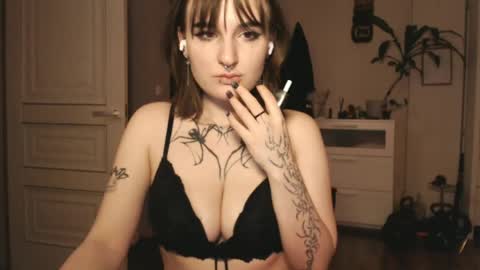 Snapshot of yourhanna_ chatting on April 2026 01:58:02 AM hanna online show from April 2026 01:58:02 AM