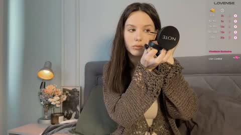 Snapshot of yourher0in chatting on December 2024 07:06:02 AM Aida online show from December 2024 07:06:02 AM