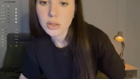 Snapshot of yourher0in chatting on February 2025 12:01:02 PM Aida online show from February 2025 12:01:02 PM