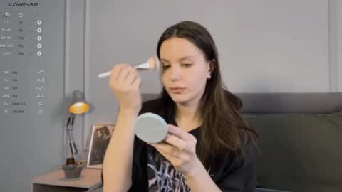 Snapshot of yourher0in chatting on February 2025 10:39:02 AM Aida online show from February 2025 10:39:02 AM