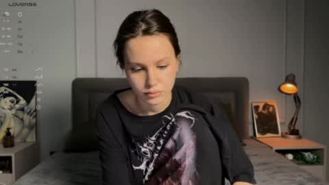 Snapshot of yourher0in chatting on February 2025 04:19:02 PM Aida online show from February 2025 04:19:02 PM