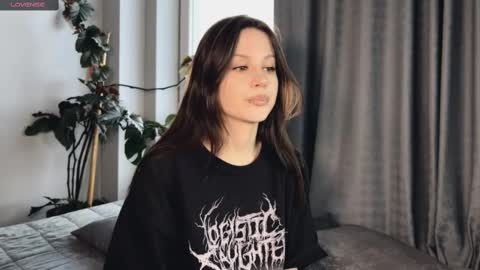 Snapshot of yourher0in chatting on March 2025 12:15:02 PM Aida online show from March 2025 12:15:02 PM