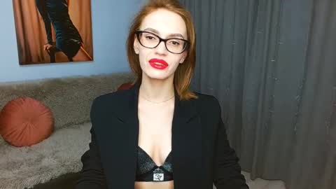 Snapshot of yourladysunshine chatting on January 2025 08:03:02 AM Ksyusha online show from January 2025 08:03:02 AM