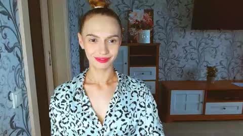 Snapshot of yourladysunshine chatting on September 2025 08:14:02 AM Ksyusha online show from September 2025 08:14:02 AM