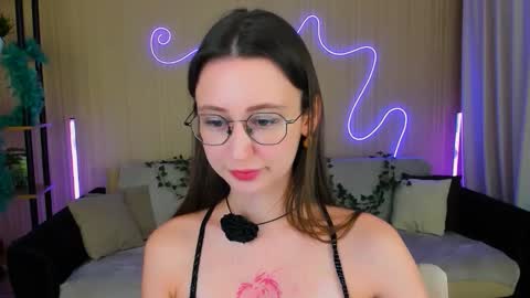 Snapshot of yourlovelystoryy chatting on November 2025 04:39:01 PM Vetta online show from November 2025 04:39:01 PM