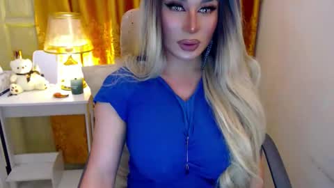 Adriana Maxwell online show from April 2026 06:34:01 PM