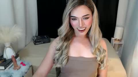 TIFFANY SUCKING QUEEN online show from March 2026 05:07:02 AM
