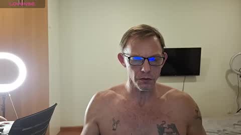 Ellie and Wesley online show from December 2025 07:07:02 PM