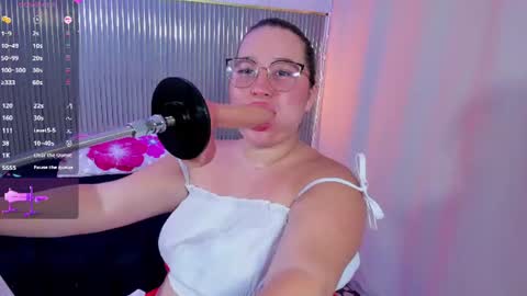 Snapshot of yourpretty_chloe chatting on July 2026 03:22:01 AM CHLOE online show from July 2026 03:22:01 AM