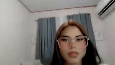 yourprettyblythe_ts online show from February 2026 05:45:01 AM