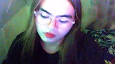 yourprincessthea online show from April 2026 07:05:01 PM