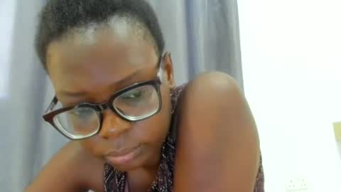 yours_ellah online show from June 2026 04:55:01 AM